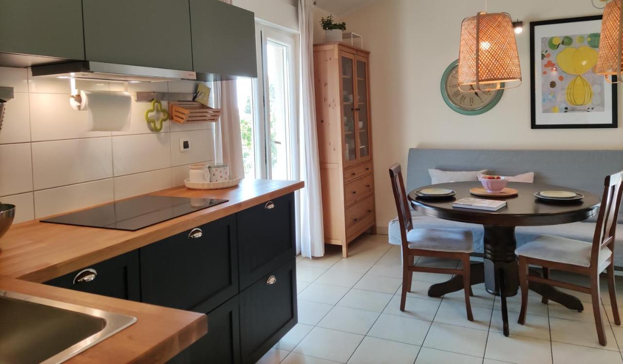 Apartment For Two 200M From The Beach Πούλα Εξωτερικό φωτογραφία