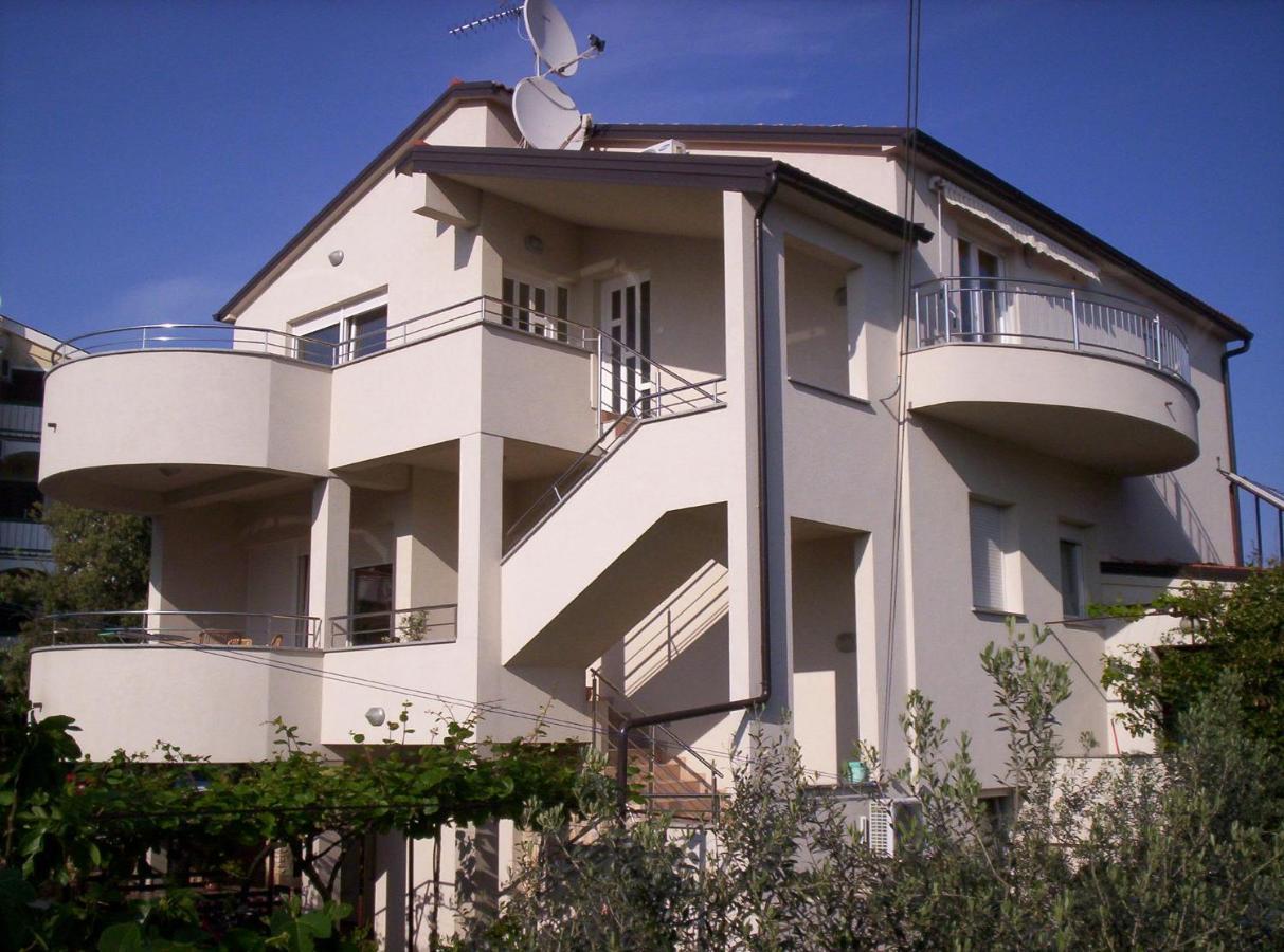 Apartment For Two 200M From The Beach Πούλα Εξωτερικό φωτογραφία