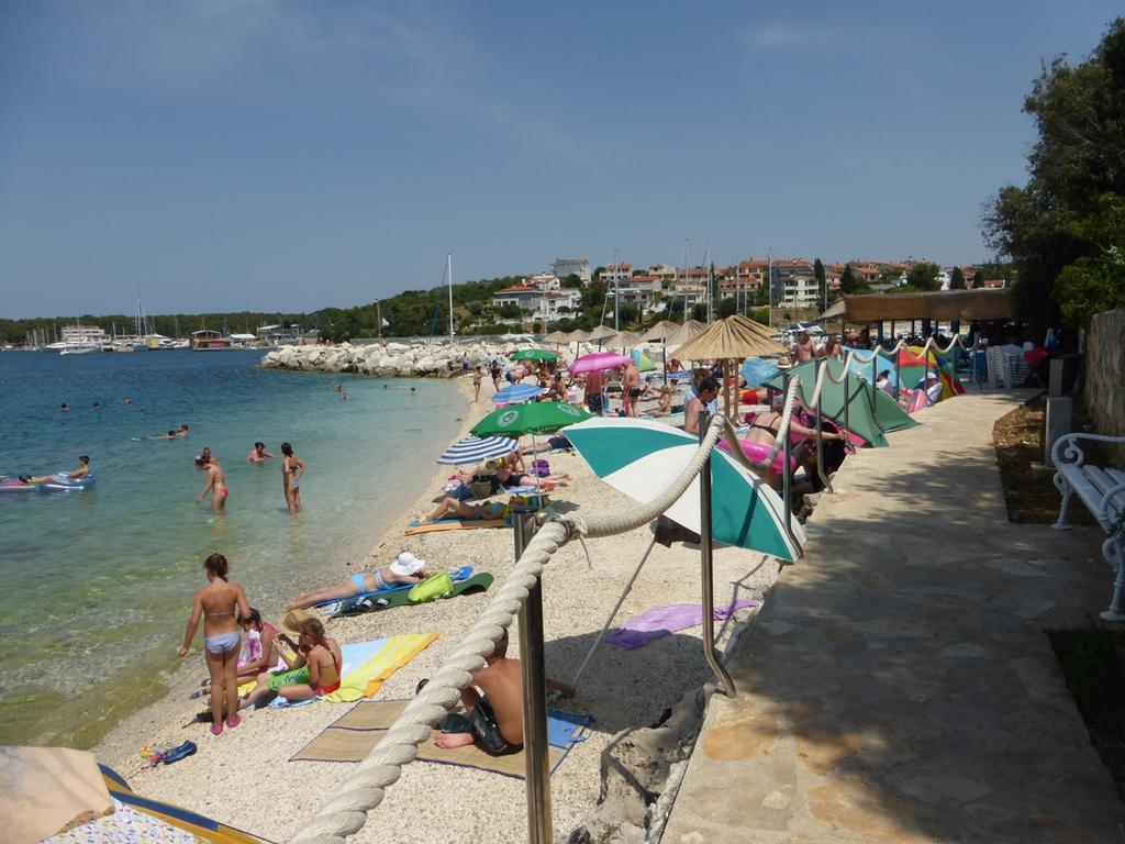 Apartment For Two 200M From The Beach Πούλα Εξωτερικό φωτογραφία