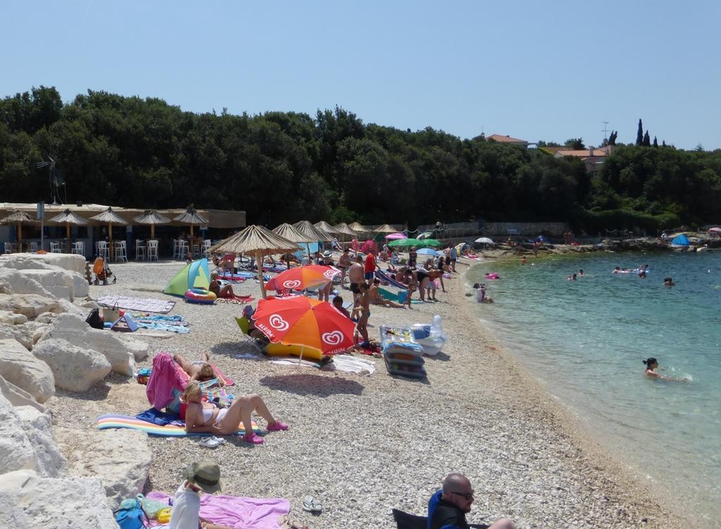 Apartment For Two 200M From The Beach Πούλα Εξωτερικό φωτογραφία
